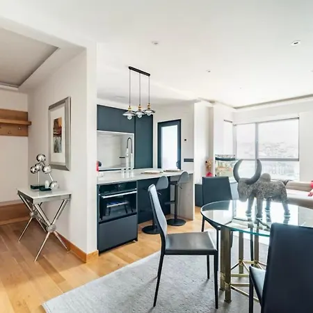 Centrico Y Moderno Con Vistas A La Ria Vigo