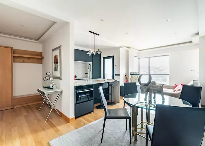 Centrico Y Moderno Con Vistas A La Ria Vigo